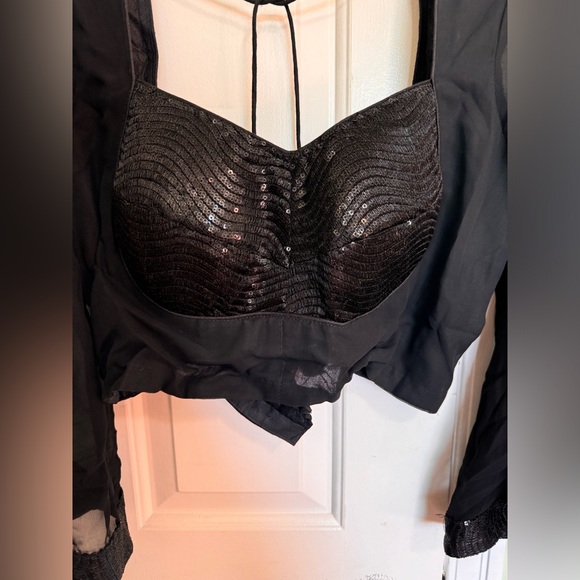 Sequence Dressy Crop top - Picture 2 of 3